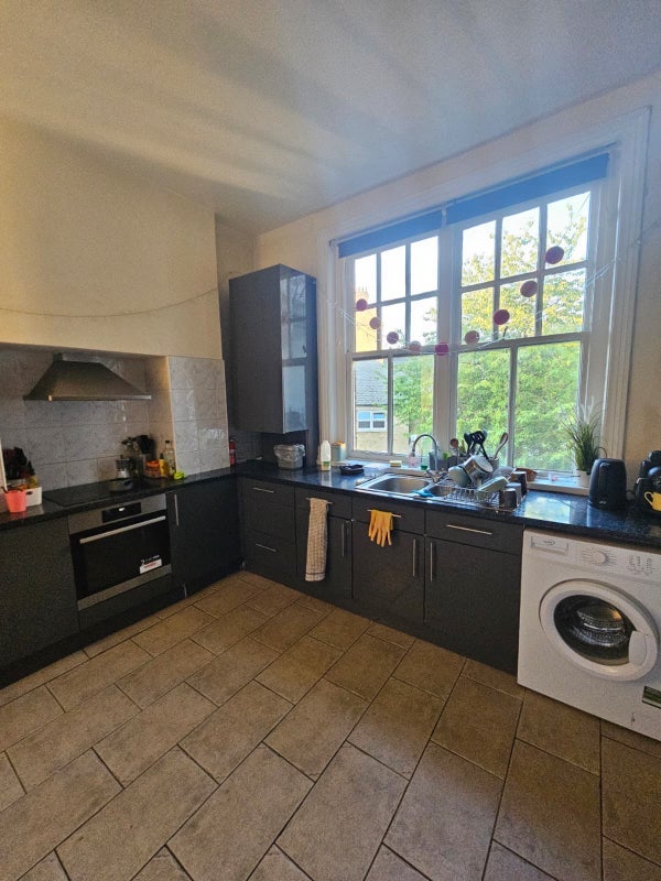 Room Elgin Avenue in City of Westminster
