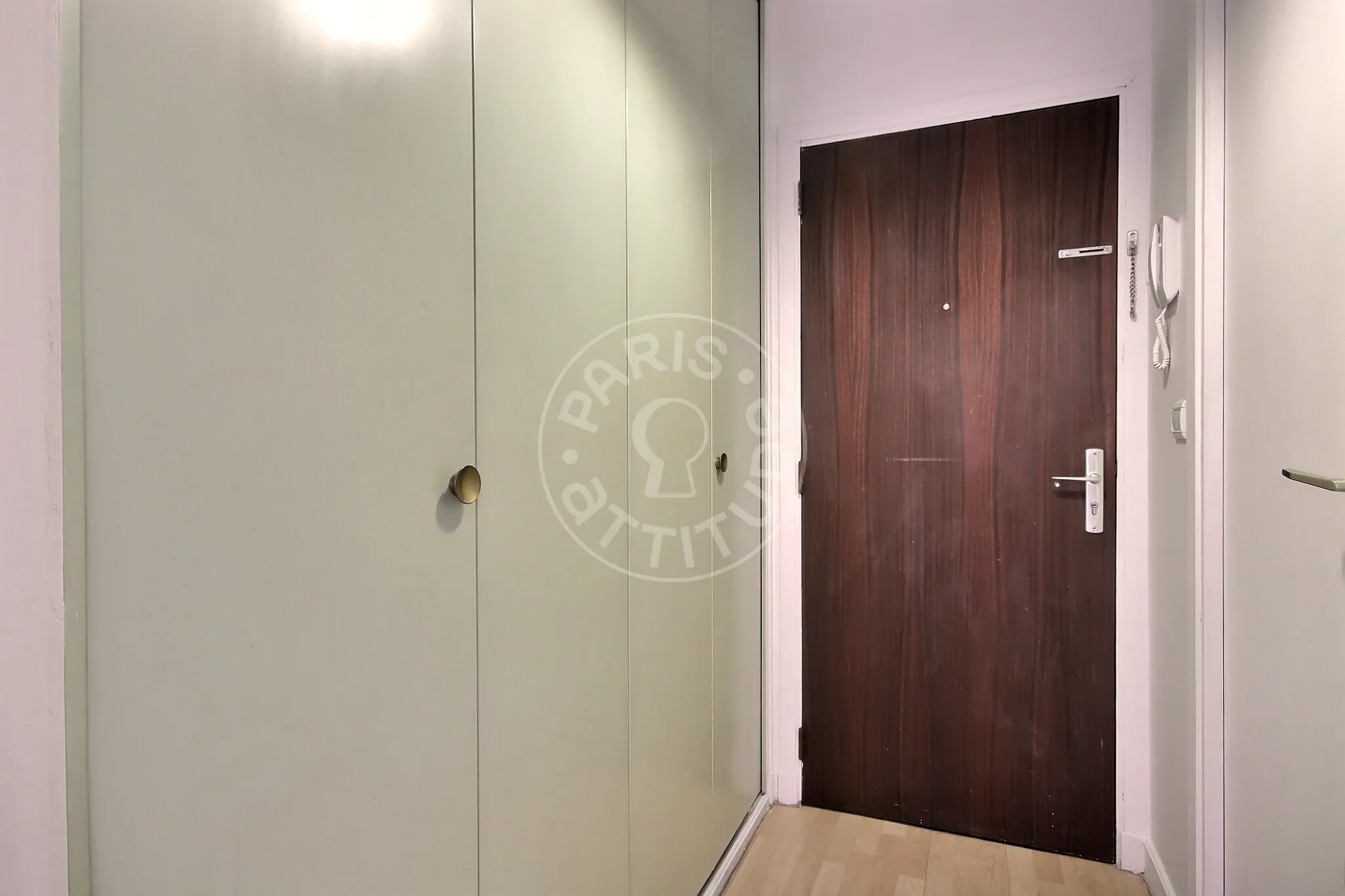 Flat Rue de Lourmel in Paris