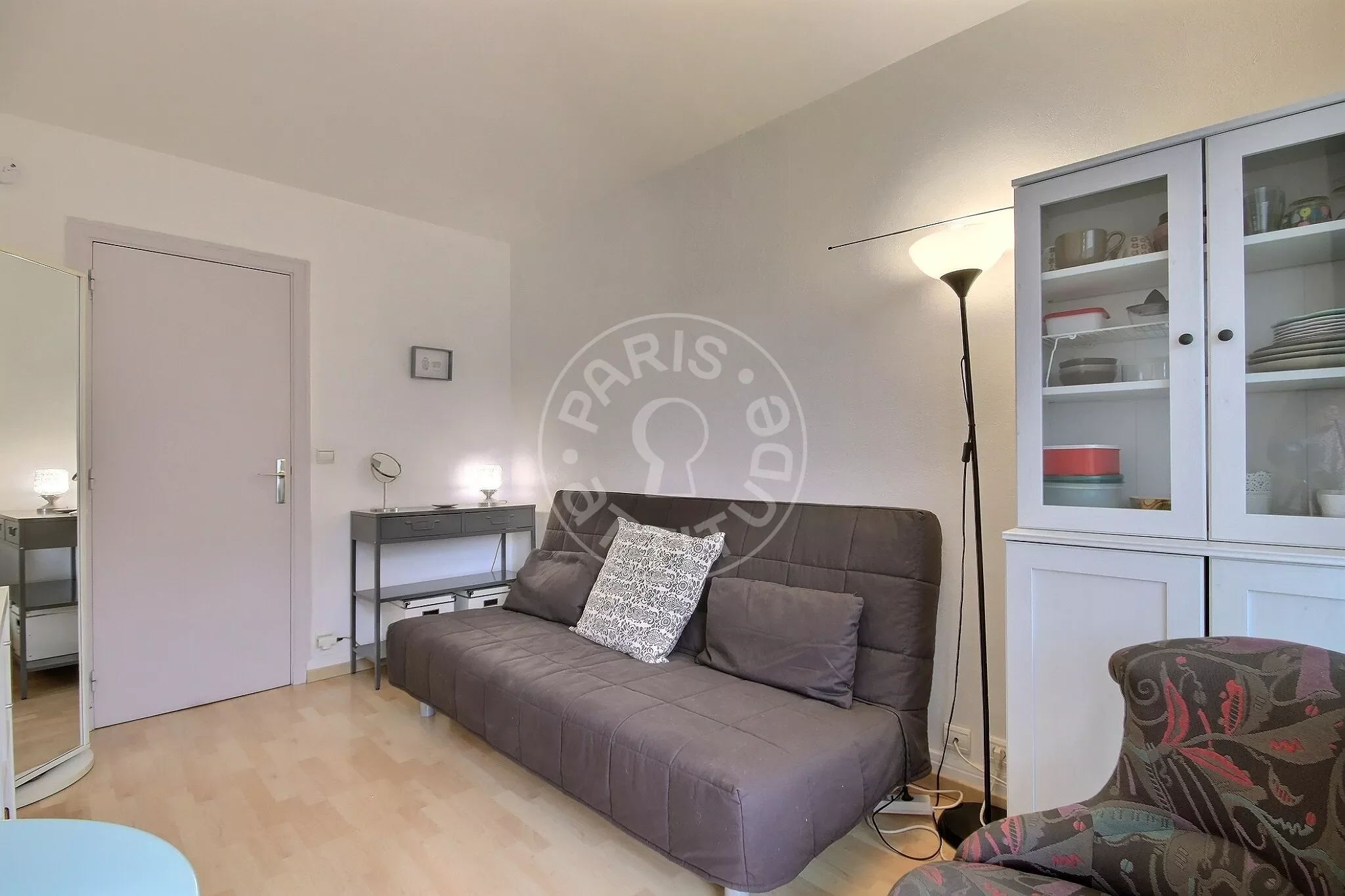 Flat Rue de Lourmel in Paris
