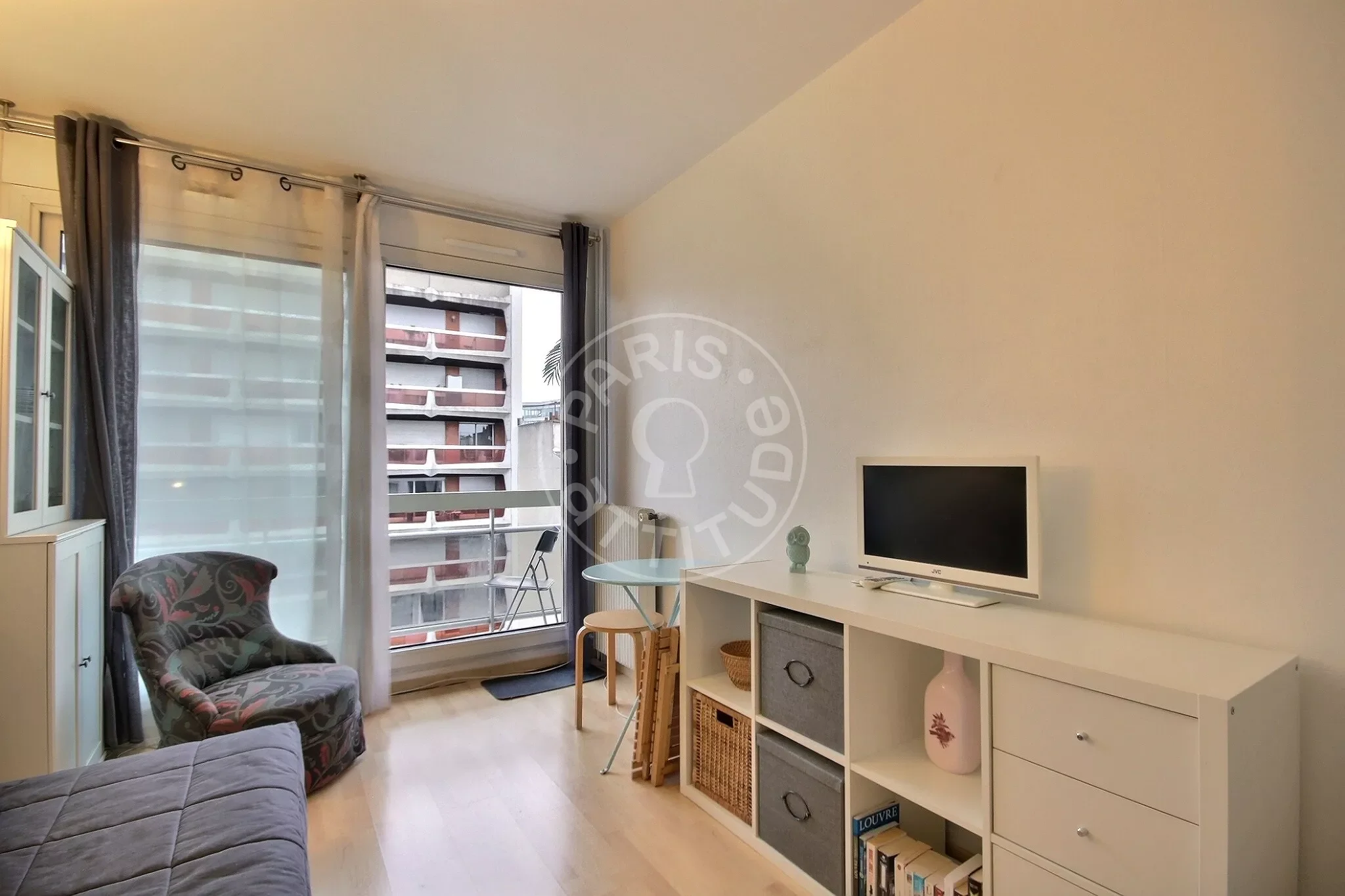 Flat Rue de Lourmel in Paris