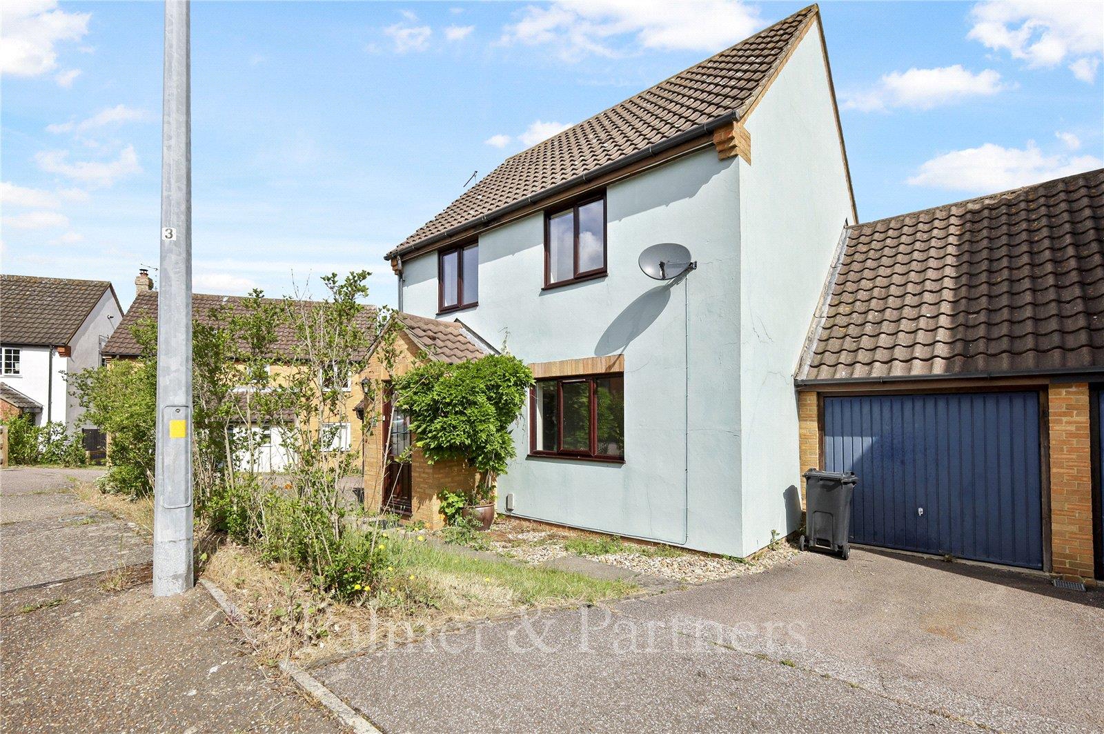 House Dixon Close in Lawford
