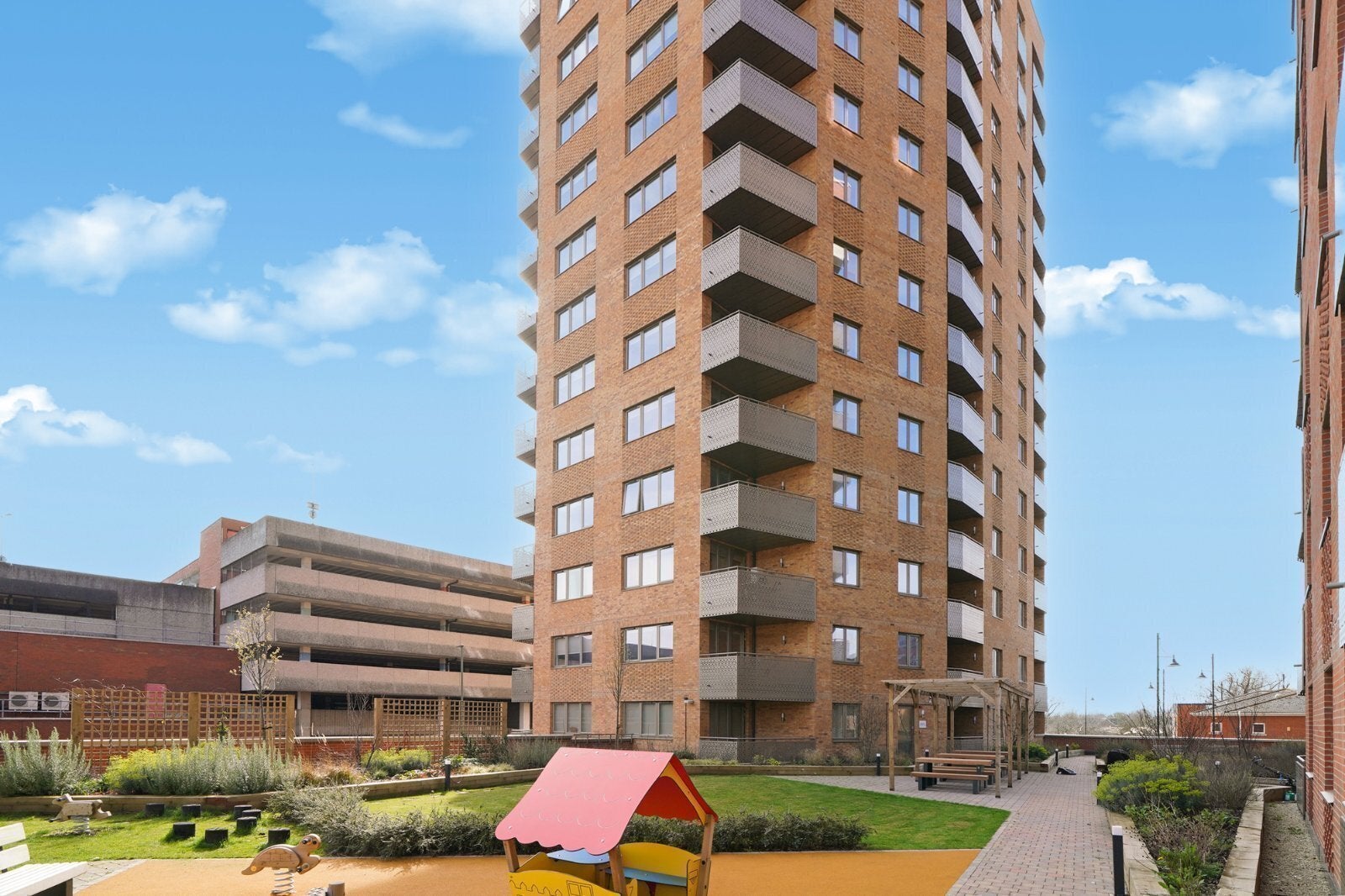 Flat Elmsleigh Road in Borough of Spelthorne