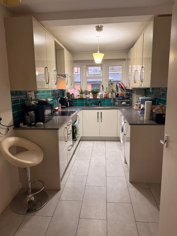 Room Portia Way in Greater London