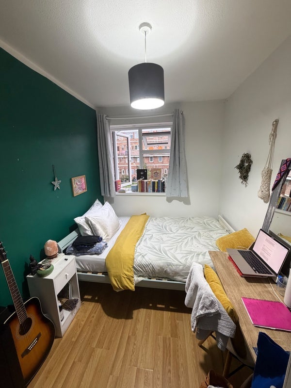 Room Portia Way in Greater London