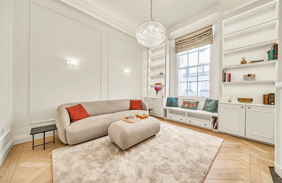 Flat Chesham Street in City of Westminster