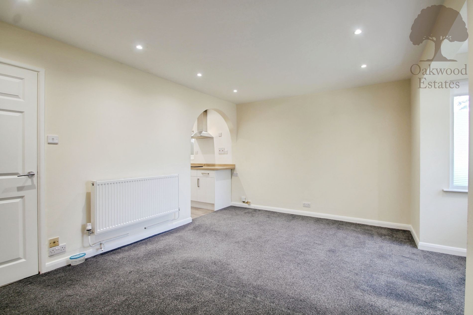 Flat Harvey Road in Slough