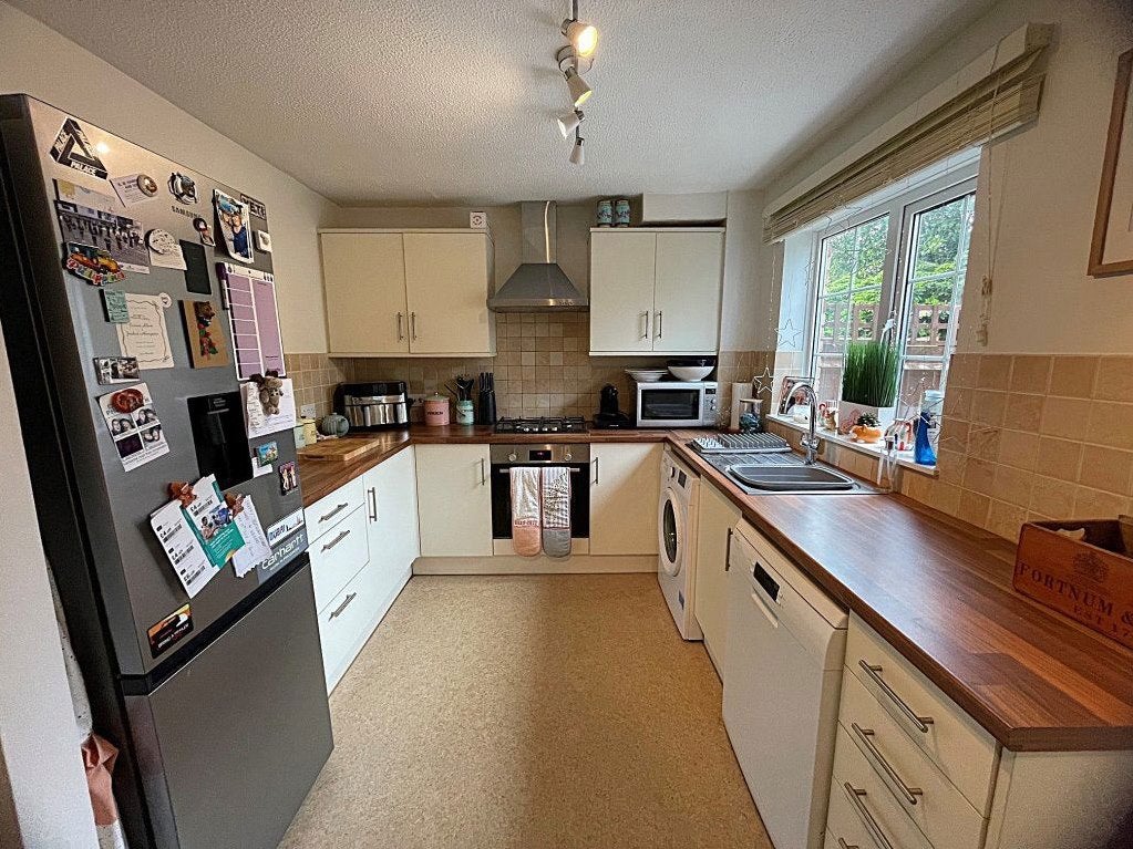 House Cheddington Road in Pitstone