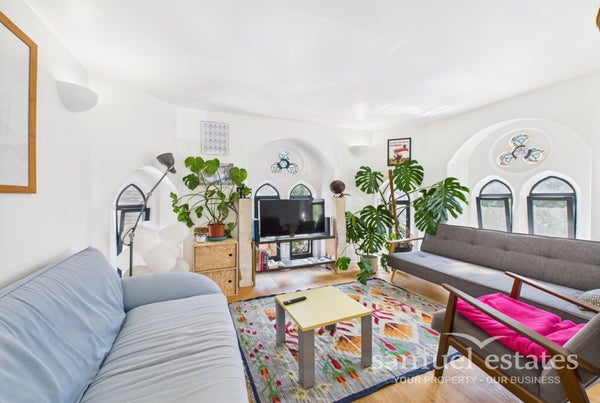 Flat Mundania Road in London Borough of Southwark