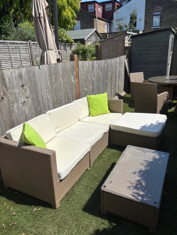 Room Quinton Street in Greater London