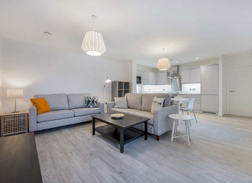Flat Hillgate Place in Greater London