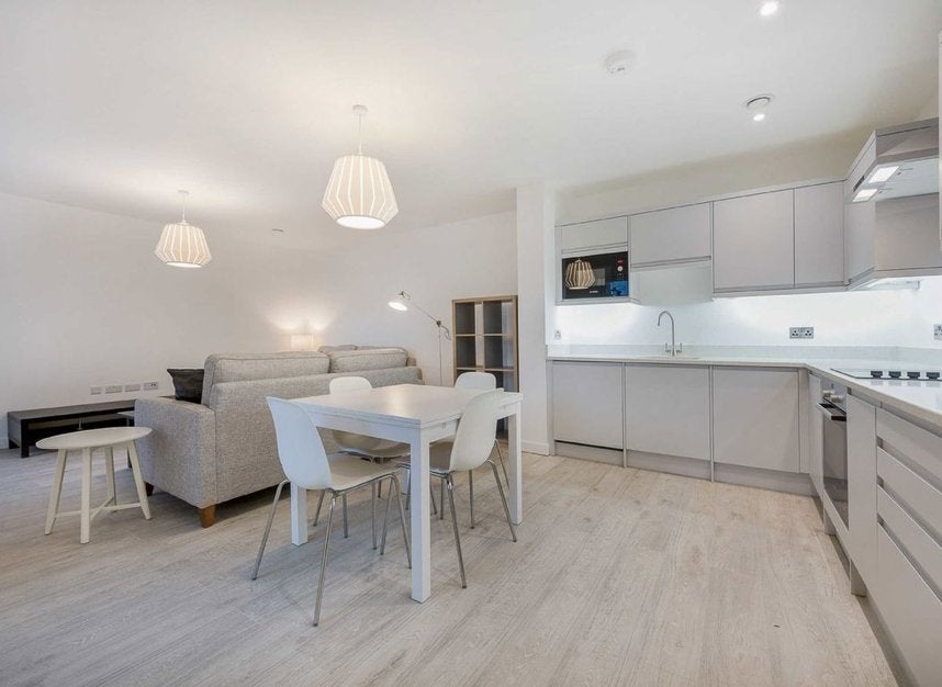 Flat Hillgate Place in Greater London
