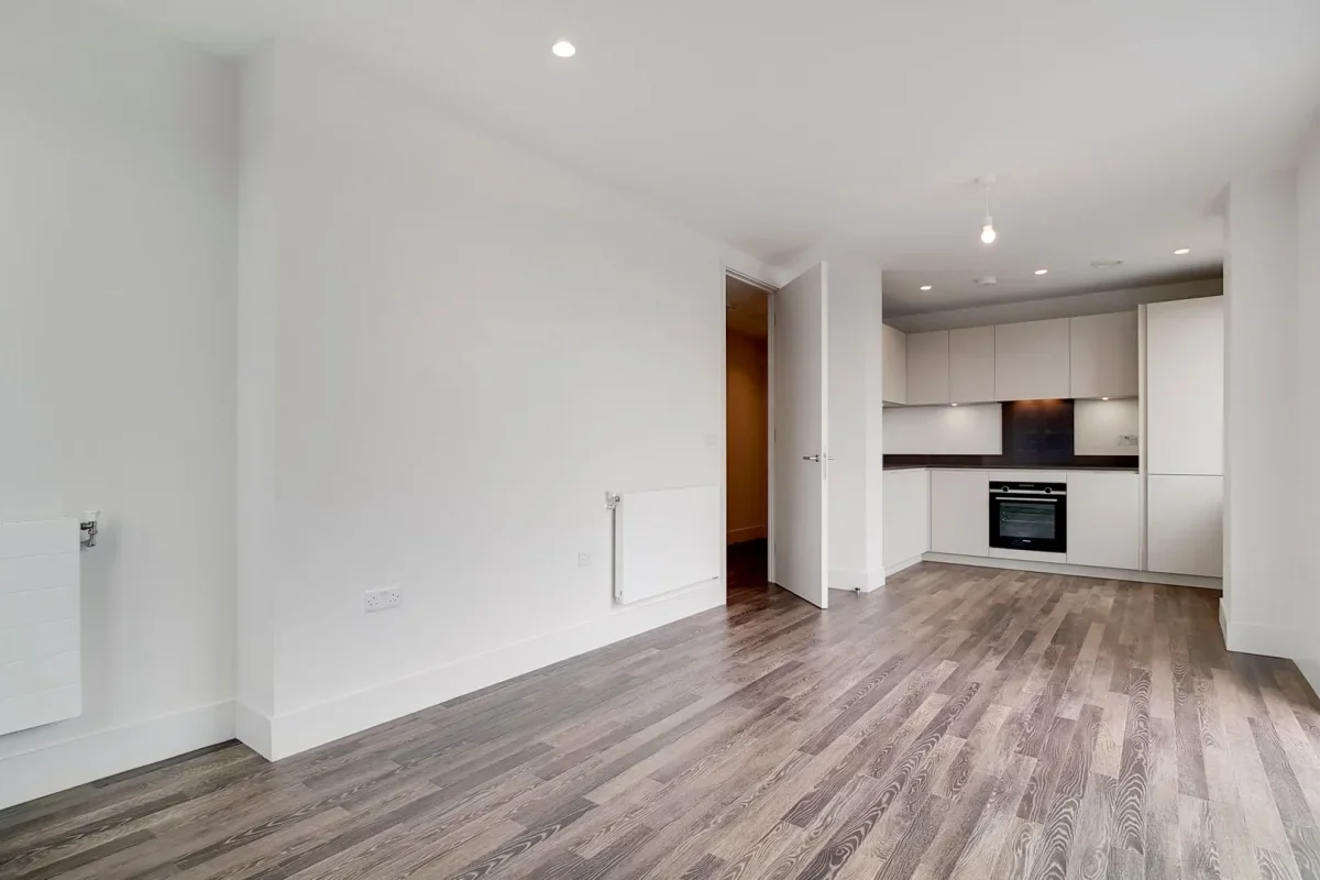 Flat Moulding Lane in Greater London