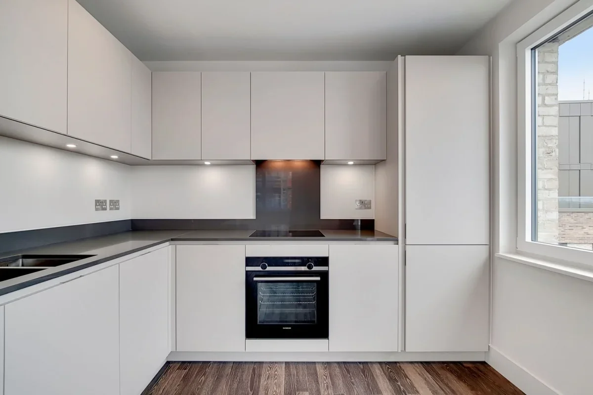 Flat Moulding Lane in Greater London