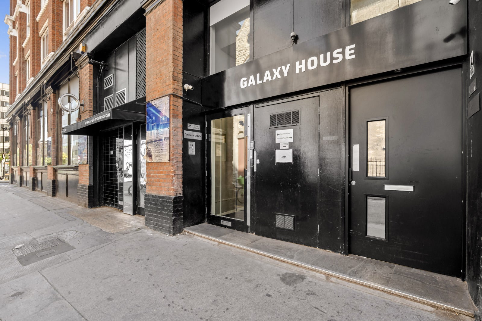 Flat Tabernacle Street in Greater London