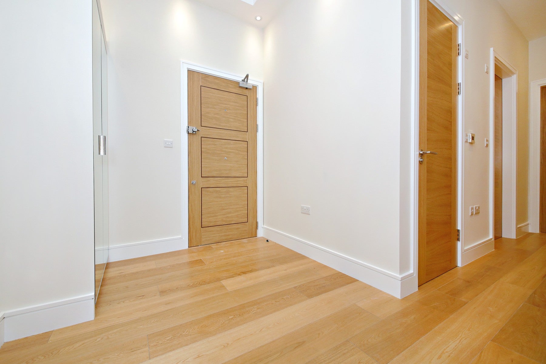 Flat Beechcroft Avenue in Greater London