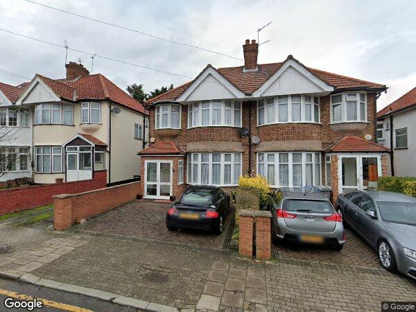 House Chestnut Grove in Greater London