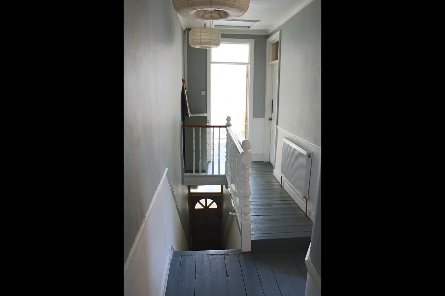 Flat Steele Road in Greater London