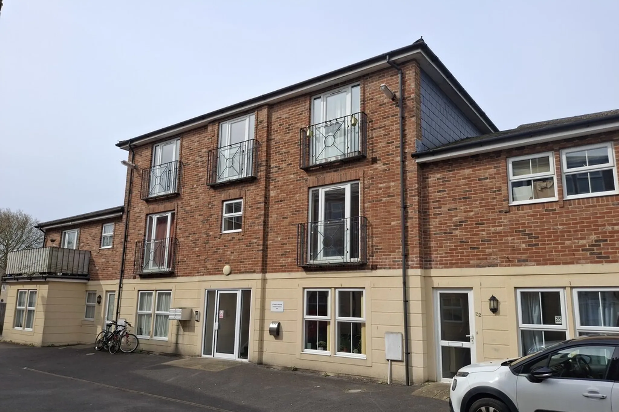 Flat Pines Close in Wincanton