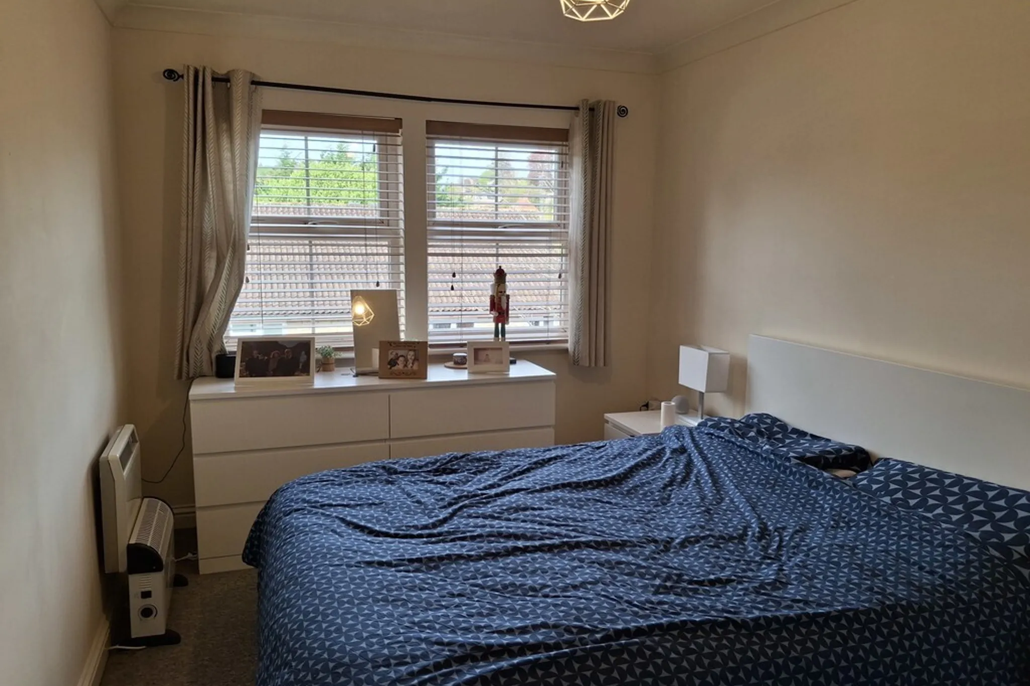Flat Pines Close in Wincanton