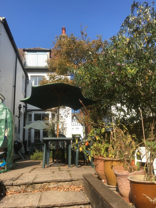 Room Onslow Gardens in Greater London