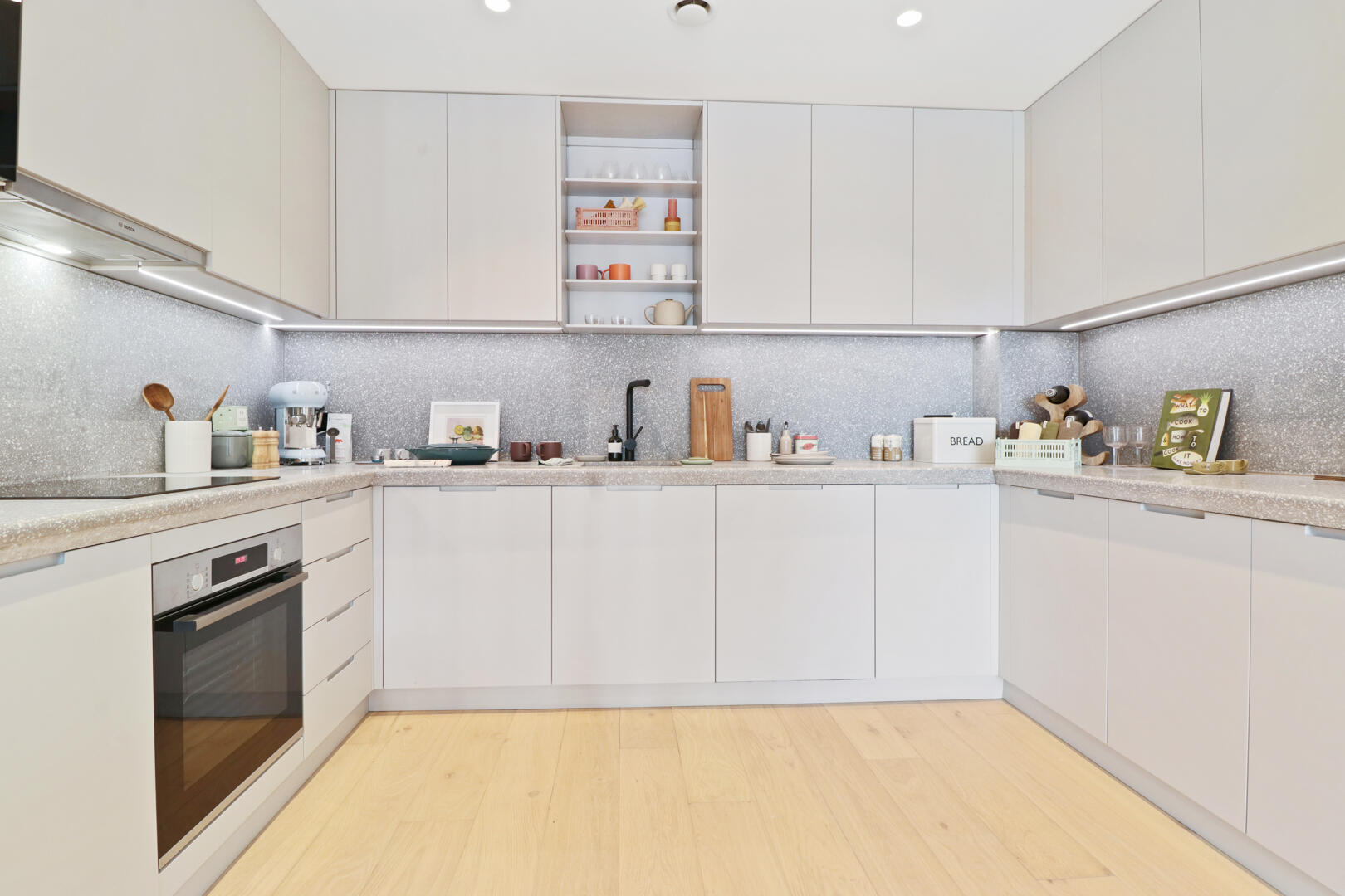 Flat Bayford Street in Greater London