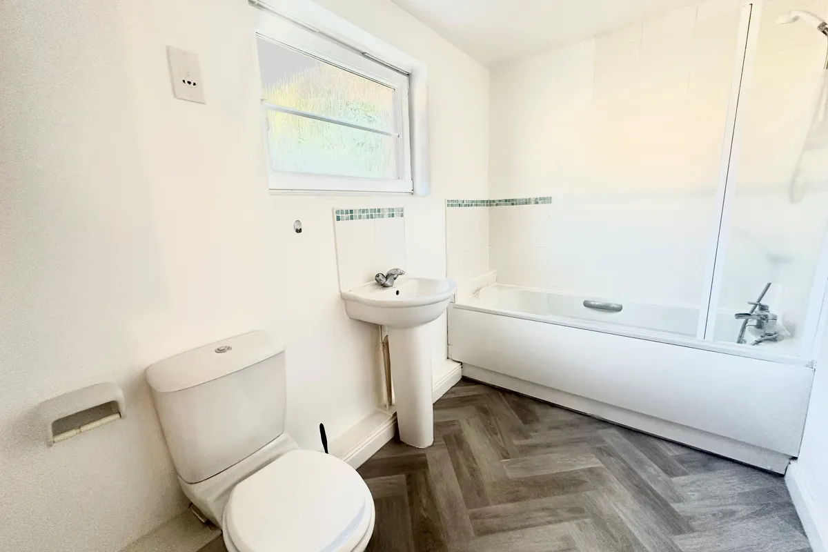Flat Barley Leaze in Chippenham
