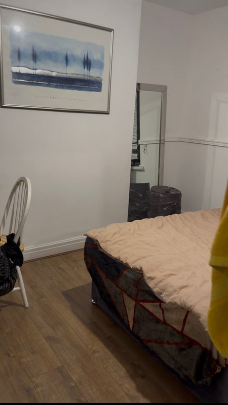 Room High Street East in North Tyneside