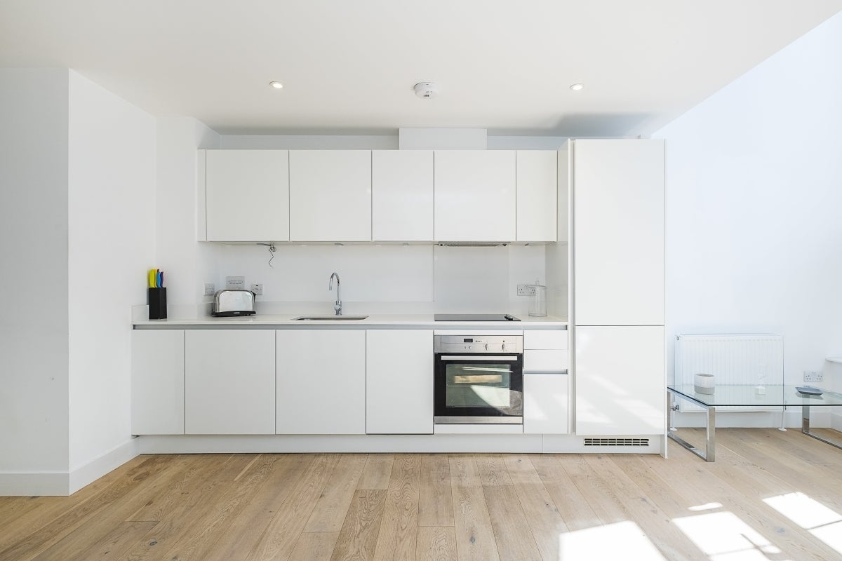 Flat Dod Street in Greater London