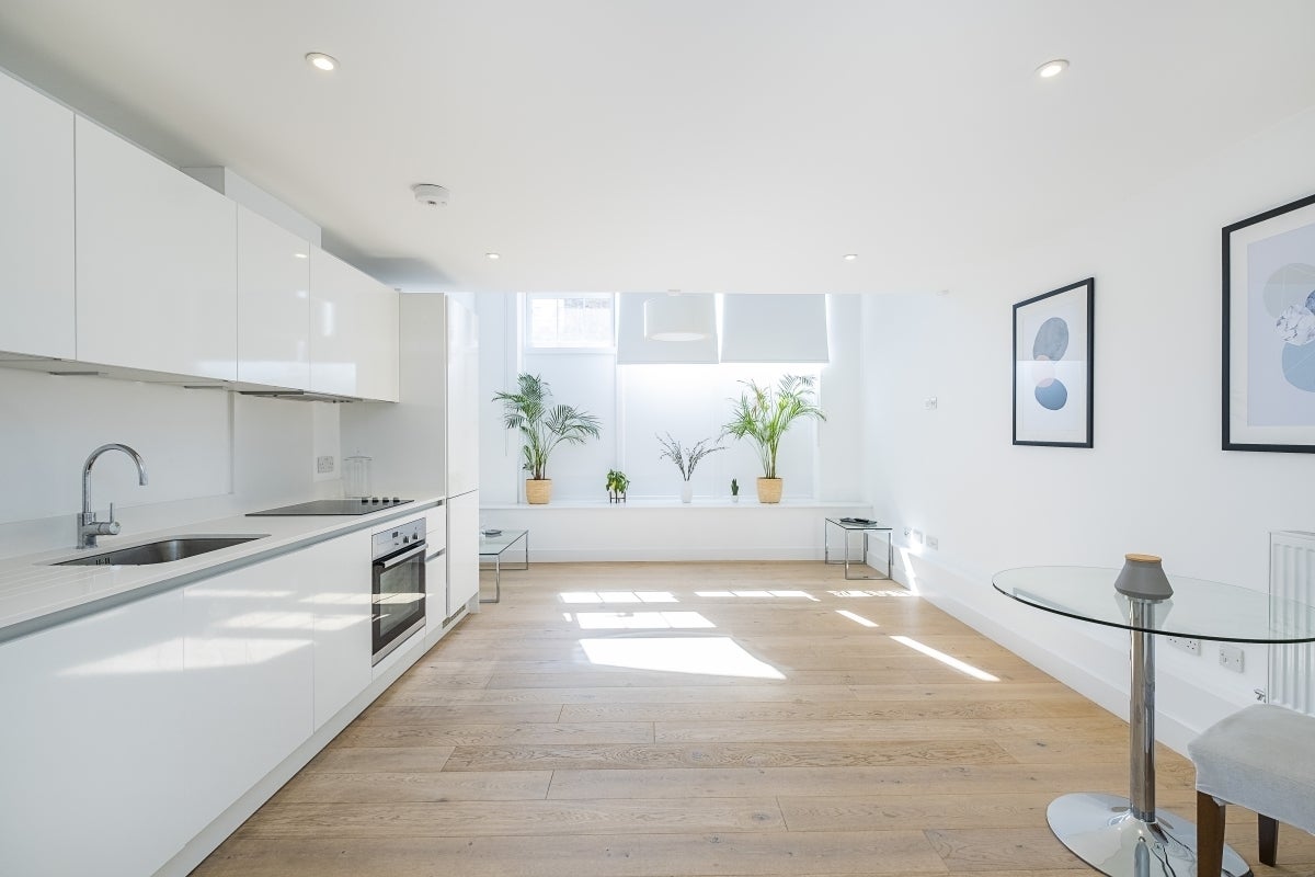 Flat Dod Street in Greater London