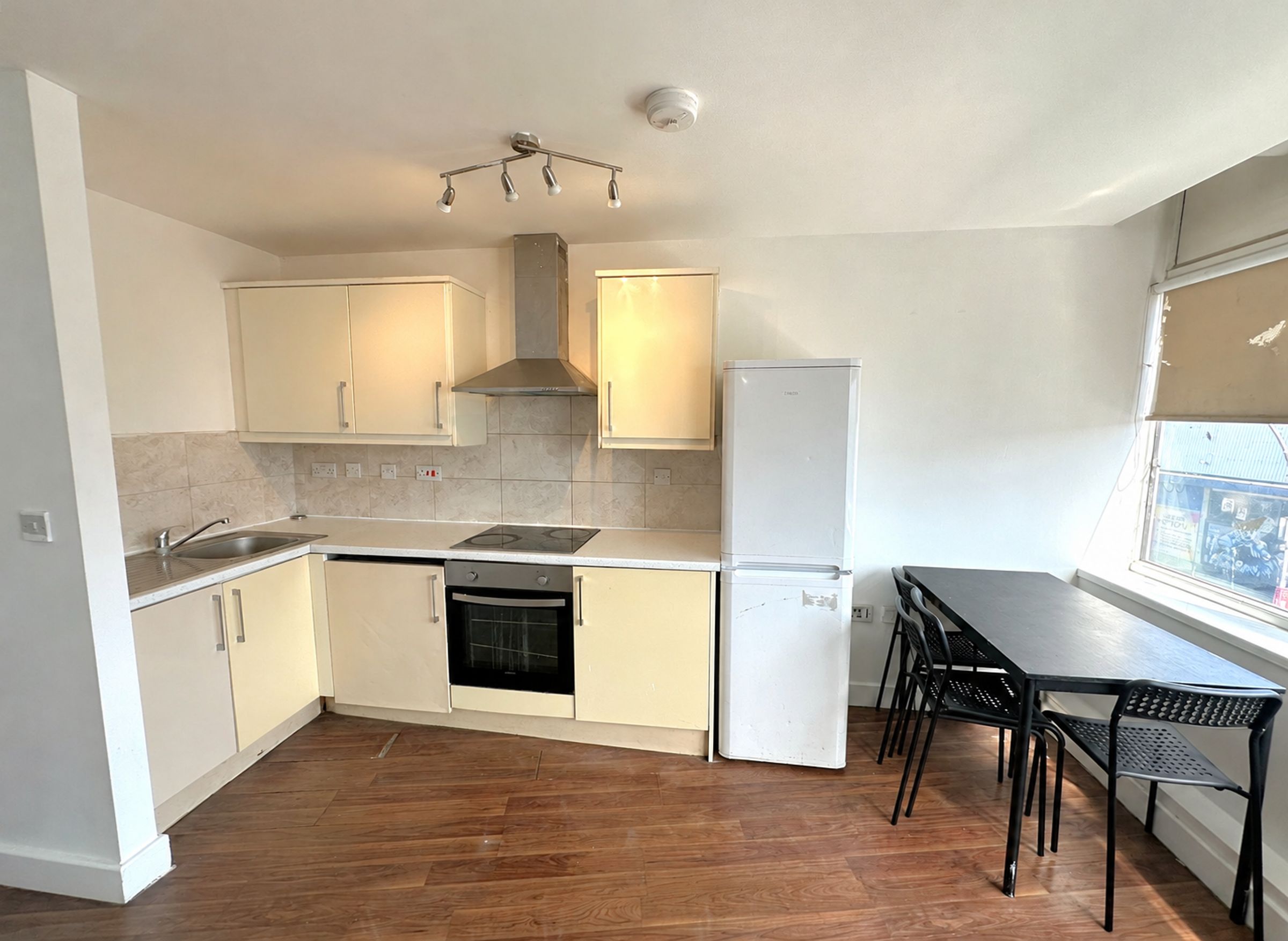 Flat Cranbrook Road in Greater London