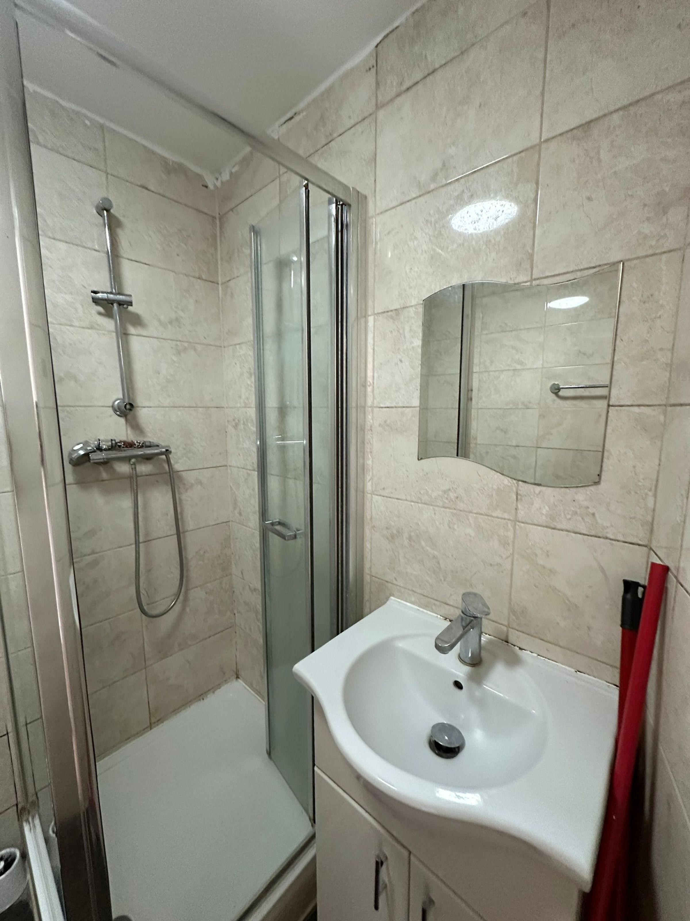 Flat Cranbrook Road in Greater London