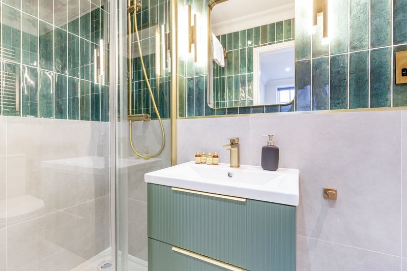 Flat Sale Place in City of Westminster