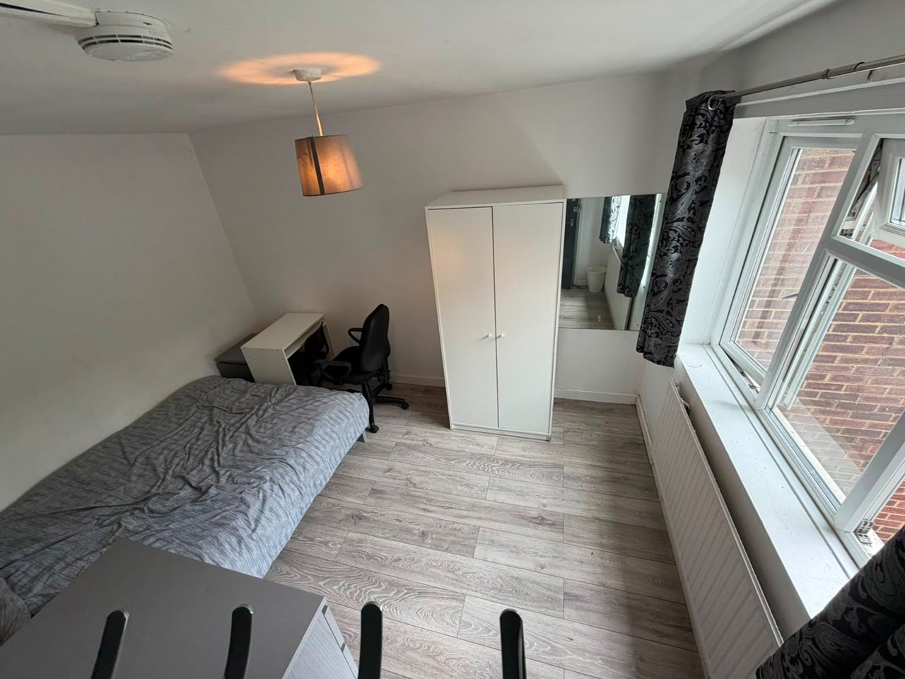 Room Oxford Road in Greater London