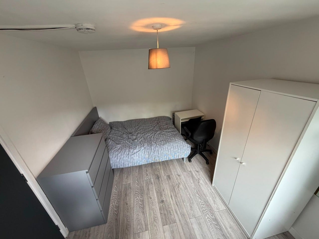 Room Oxford Road in Greater London