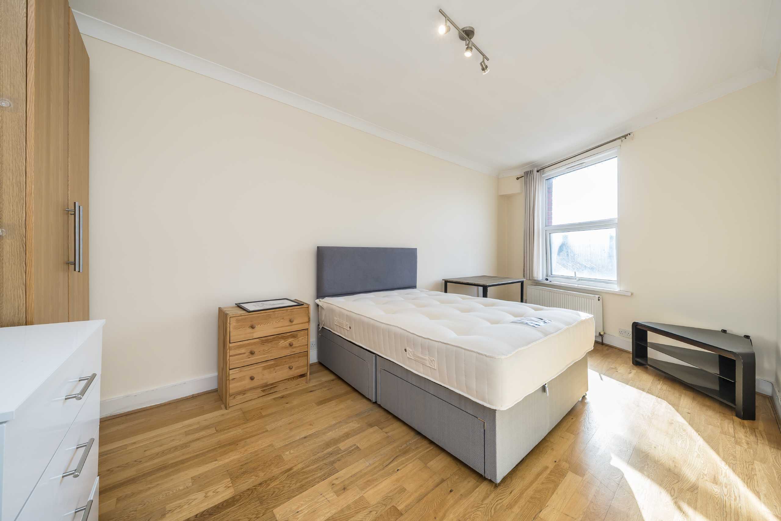Flat Durnsford Road in Greater London