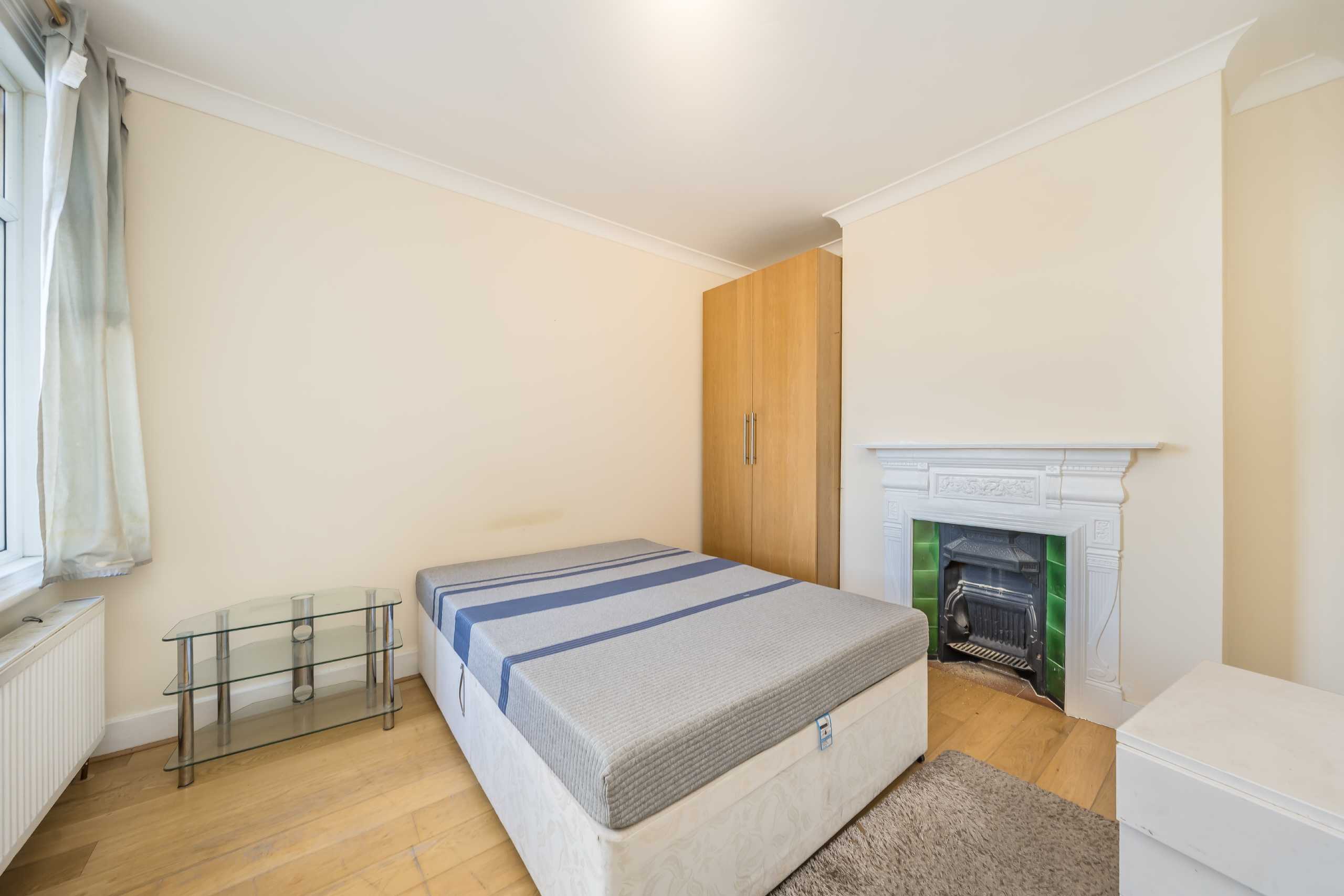 Flat Durnsford Road in Greater London