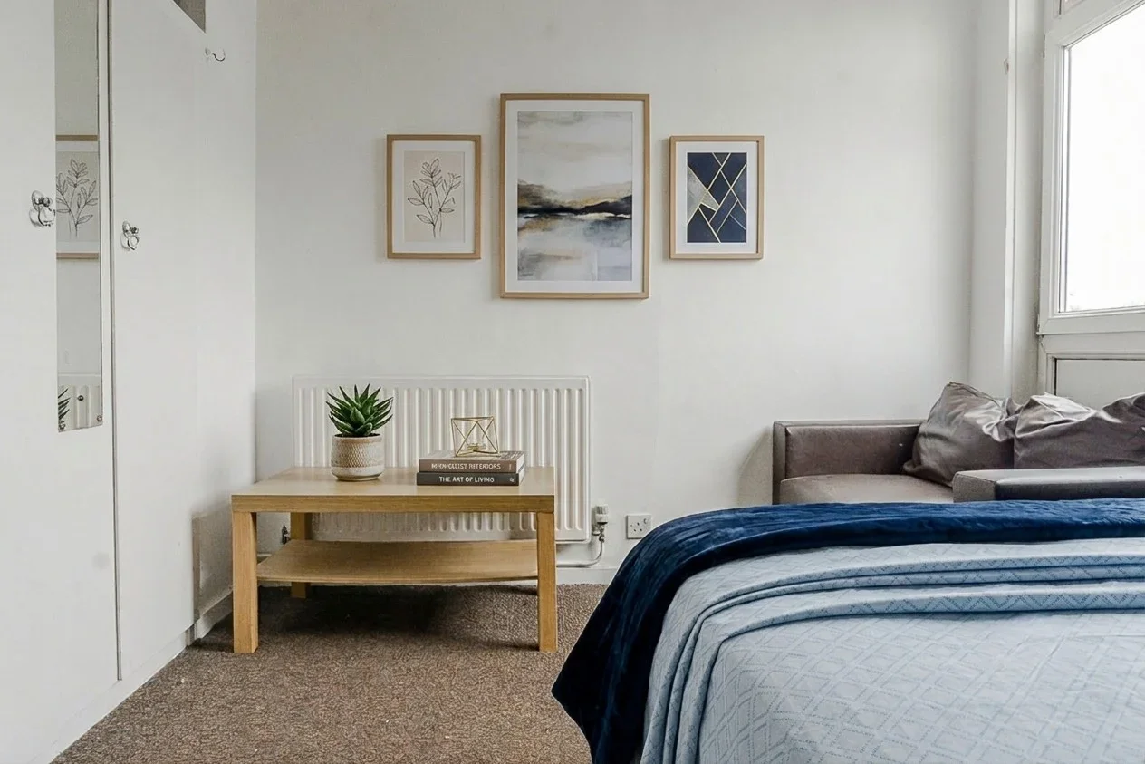 Room Guildford Road in Greater London