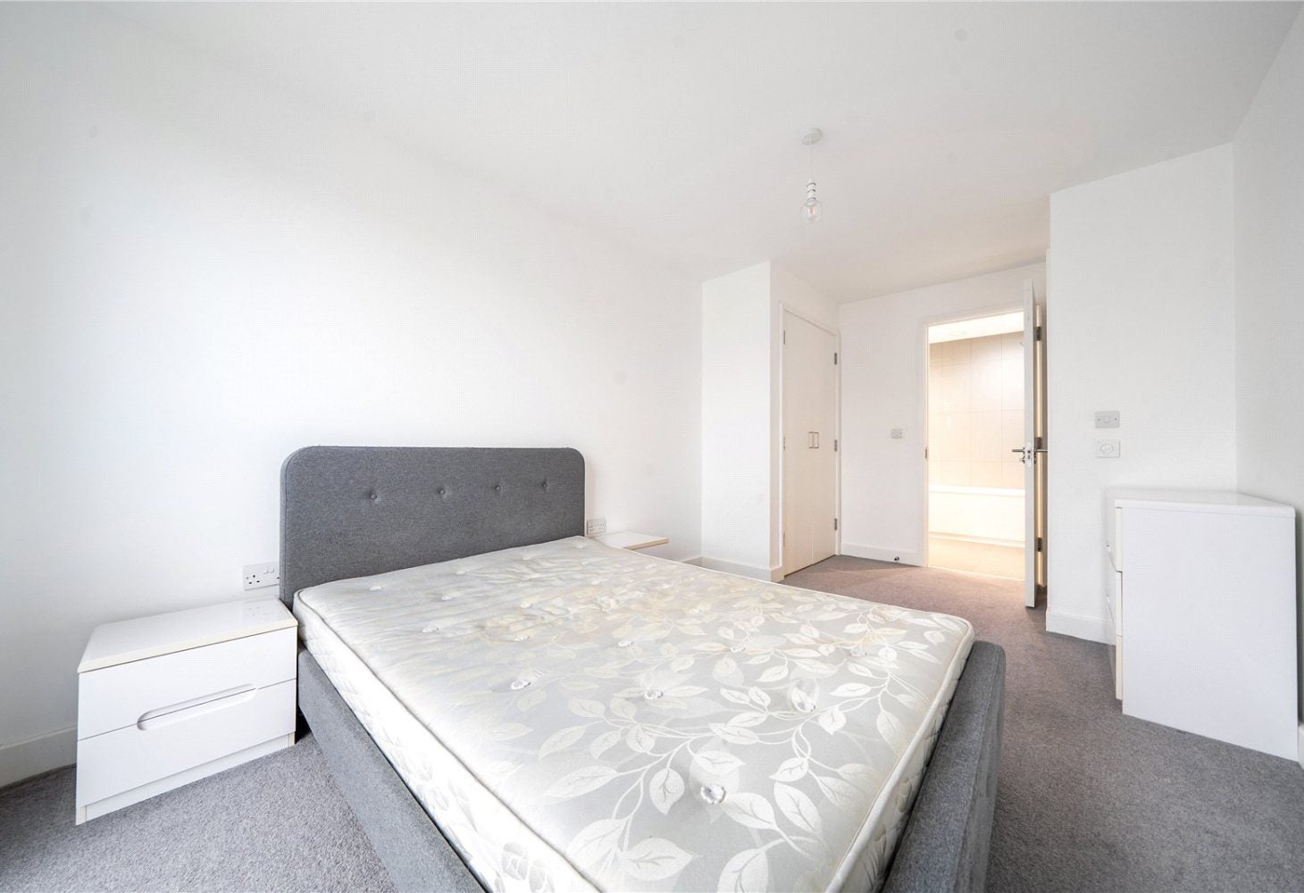 Flat Nichols Court in Chelmsford