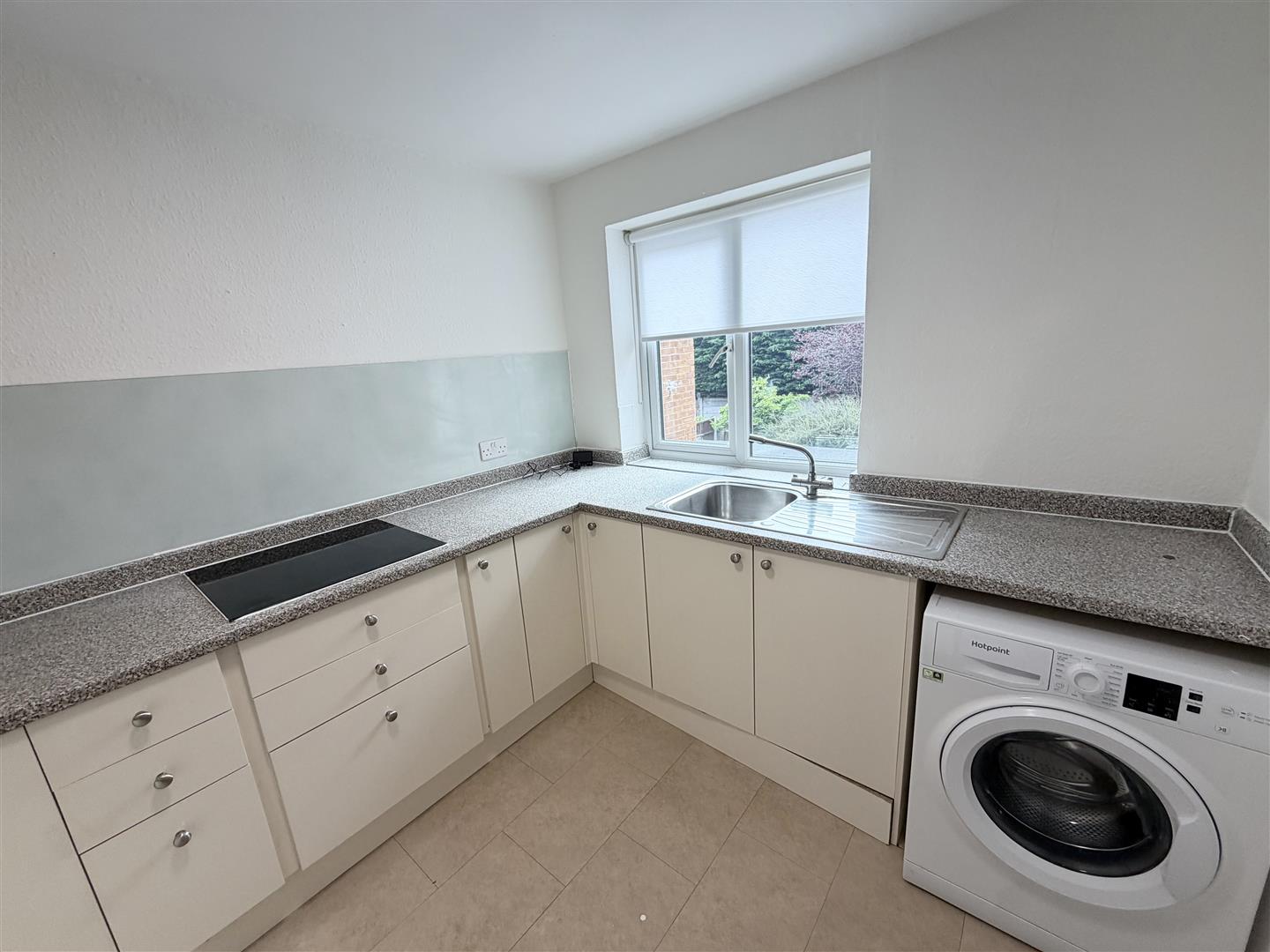 Flat Ridgewood Drive in Pensby