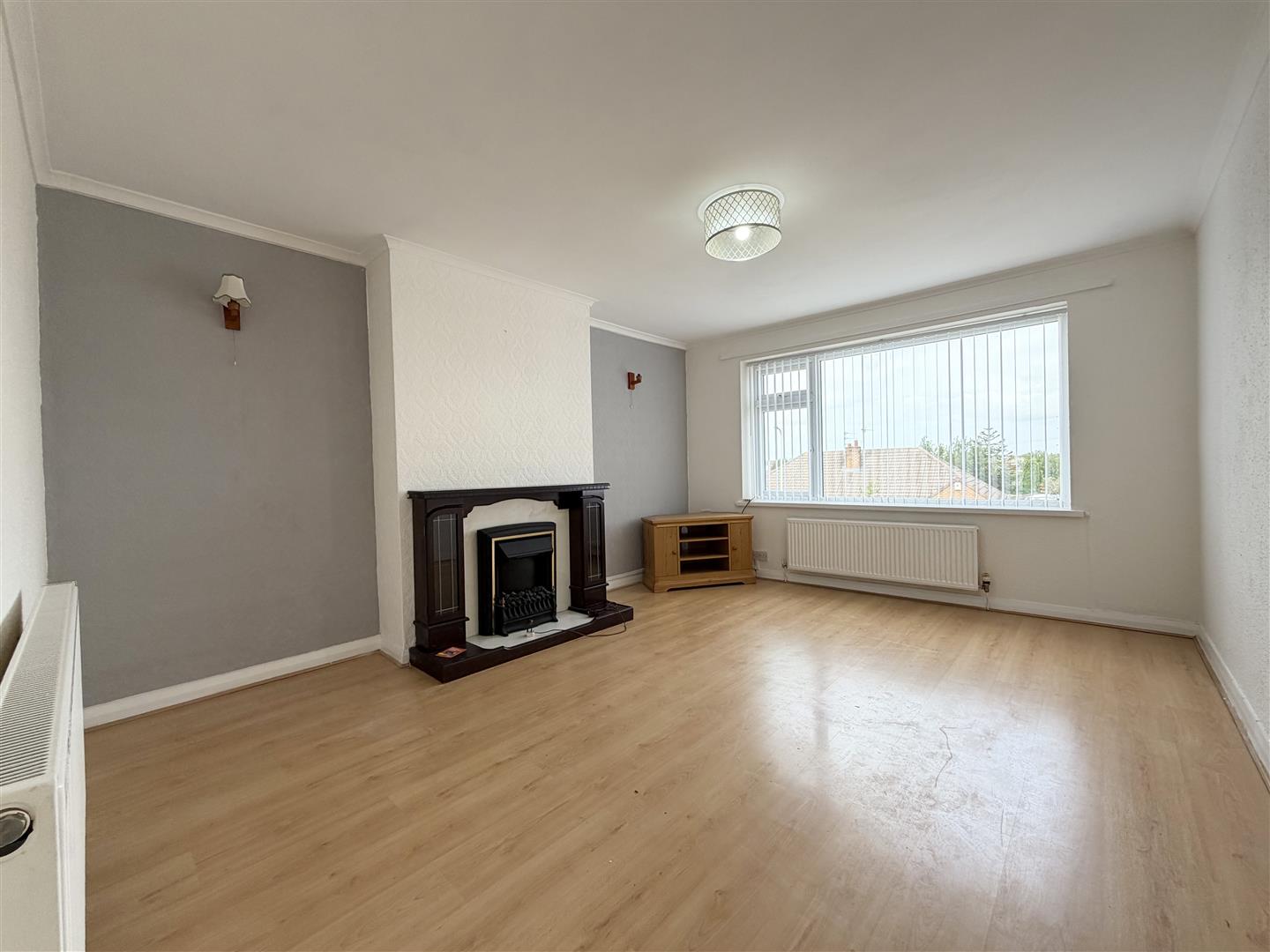 Flat Ridgewood Drive in Pensby