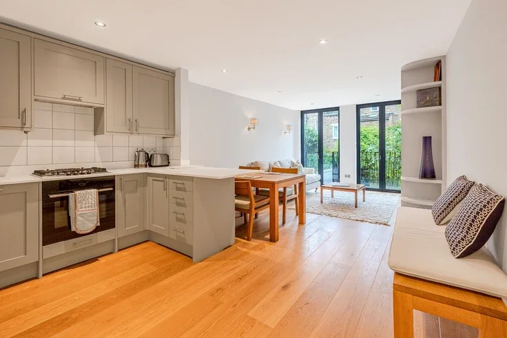 Flat Edith Grove in Greater London