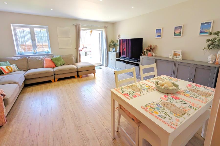 House Ayrshire Gardens in Fleet