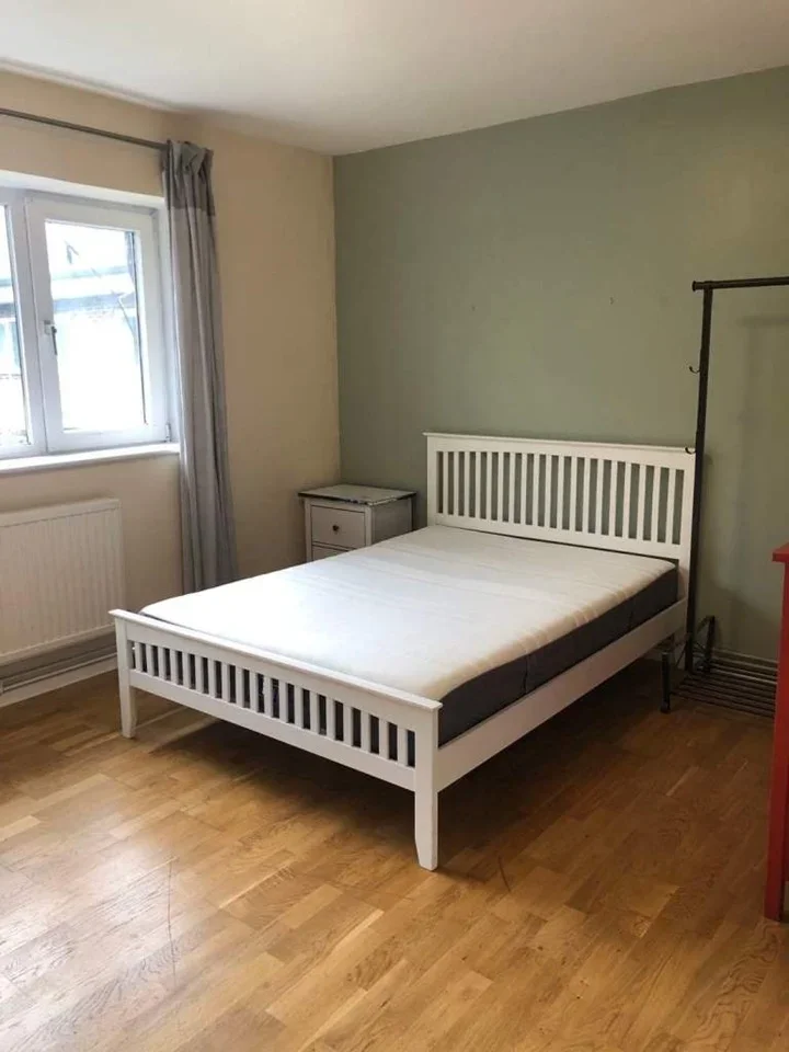 Room Carnegie Street in Greater London
