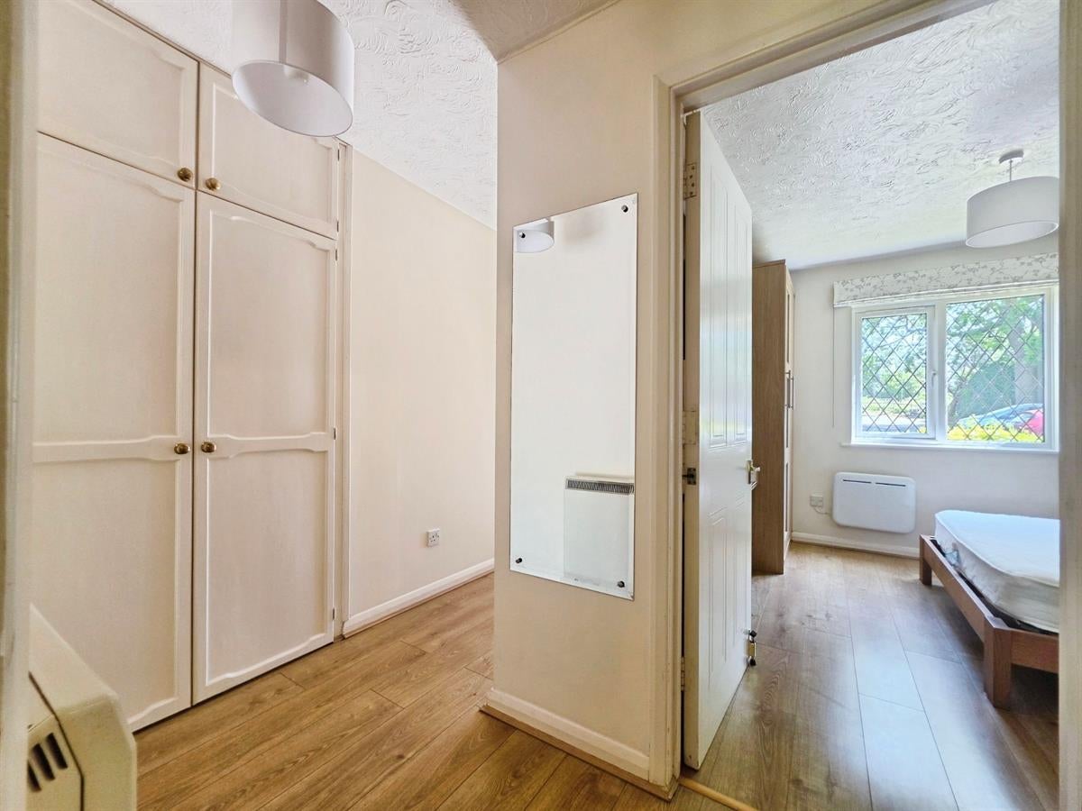 Flat Oak Court in Waverley