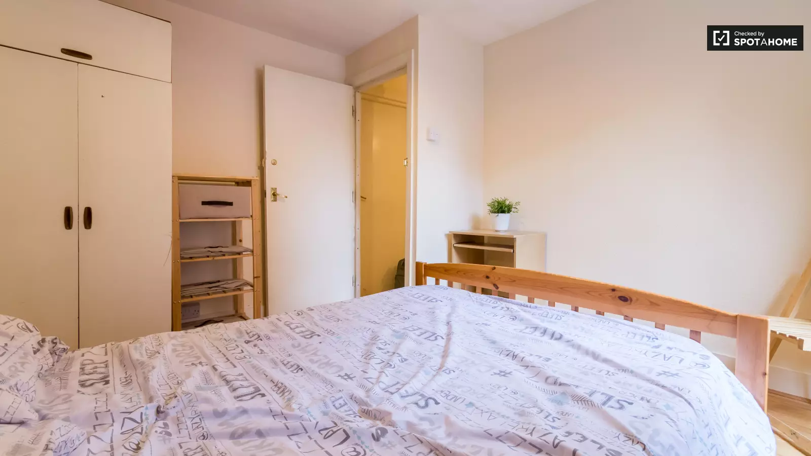 Room Warwick Way in City of Westminster