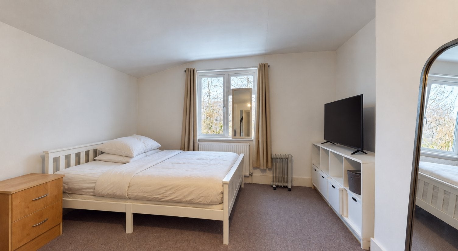 House Maya Close in Greater London