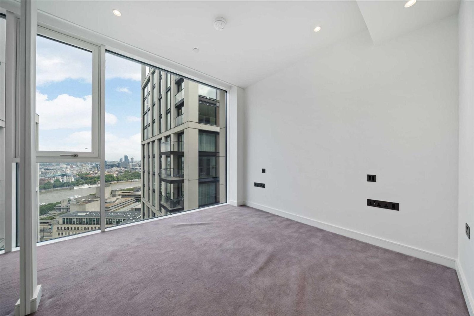 Flat York Road in Greater London