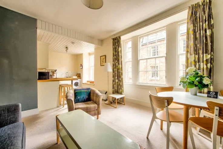 Flat Rose Street South Lane in City of Edinburgh