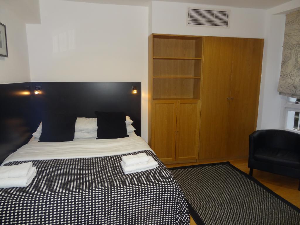 Flat Cartwright Gardens in Greater London