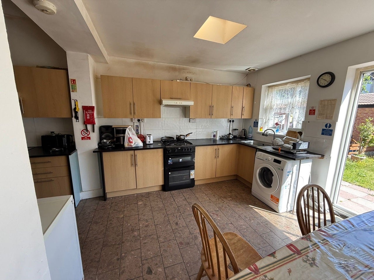 Room Grosvenor Road in Greater London